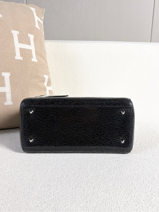 Dior | Lady Dior Five Swan Black Patent | Excellent Condition |Top Handle - Picture 5 of 9